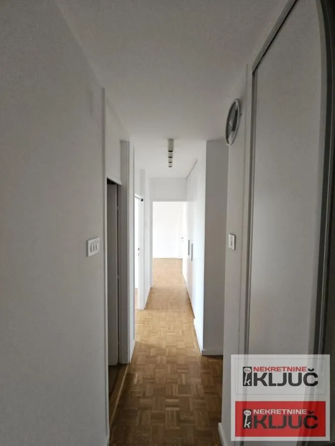 Prodaja, trosoban stan, 75m², Socijalno, Novi Sad Sve Podlokacije