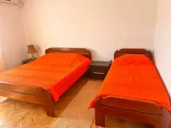 Izdavanje, kuća, 170m², Stari Aerodrom, Podgorica - image 5