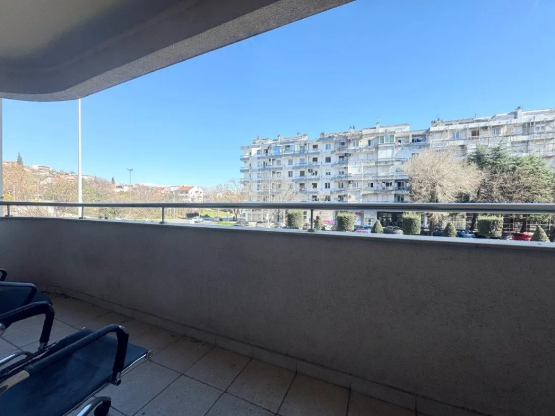 Prodaja, dvosoban stan, 105m², Preko Morače, Podgorica