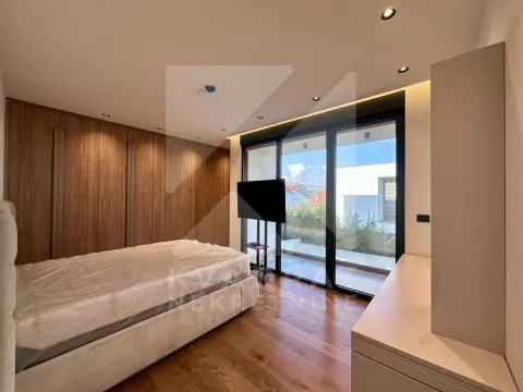 Izdavanje, kuća, 230m², Gornja Gorica, Podgorica - image 32