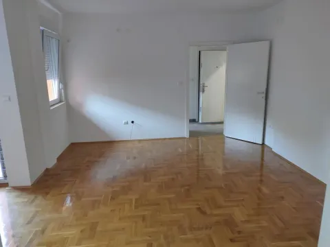 Rent, two bedroom apartment, 50m², Centar, Novi Sad - image 2