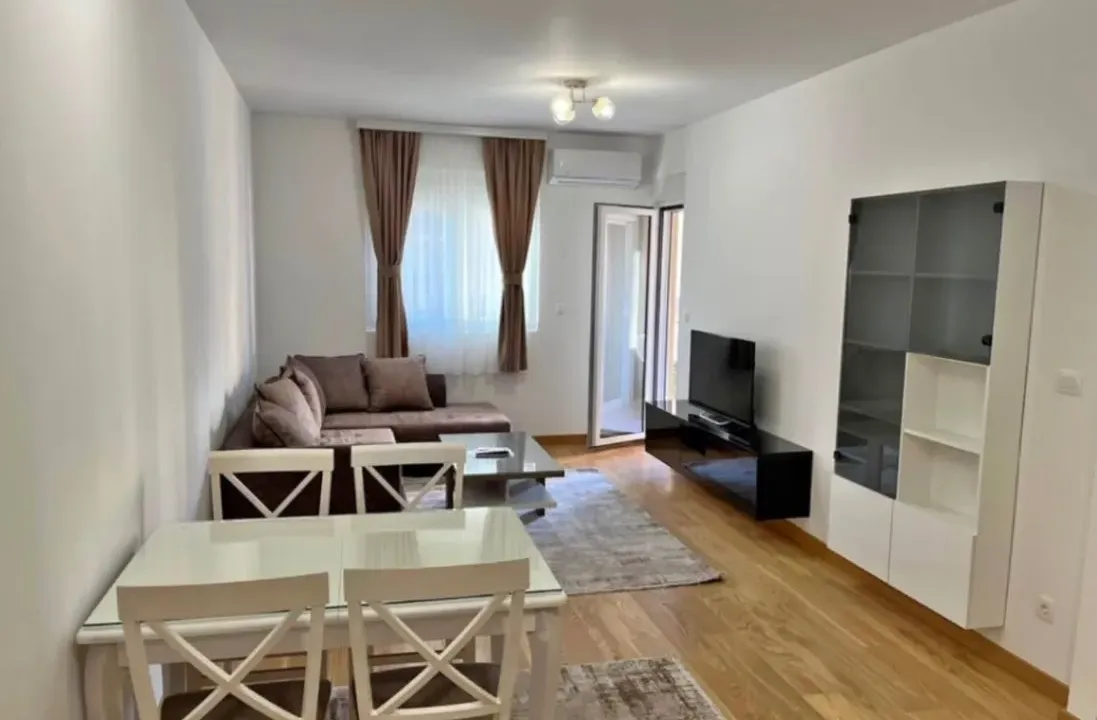 Izdavanje, jednosoban stan, 50m², City Kvart, Podgorica