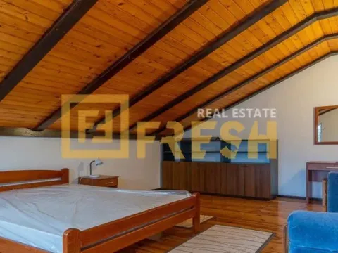 Izdavanje, kuća, 250m², Stari Aerodrom, Podgorica - image 17