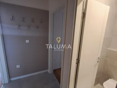 Rent, two bedroom apartment, 72m², City Kvart, Podgorica - image 7