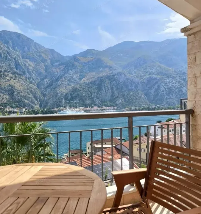 Sale, two bedroom apartment, 76m², Muo, Kotor