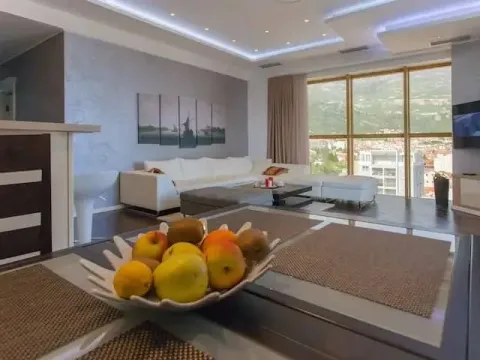 Rent, two bedroom apartment, 2000m², Centar, Budva - image 1