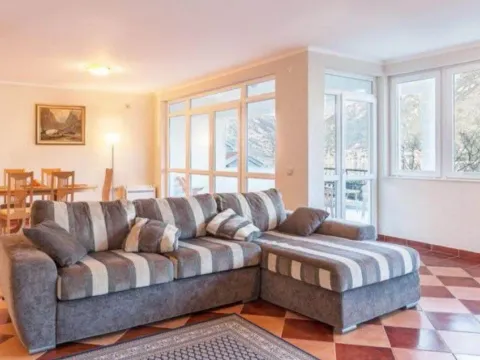 Sale, three bedroom apartment, 132m², Stoliv, Kotor