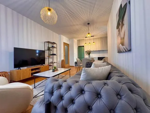 Prodaja, jednosoban stan, 50m², City Kvart, Podgorica - image 2