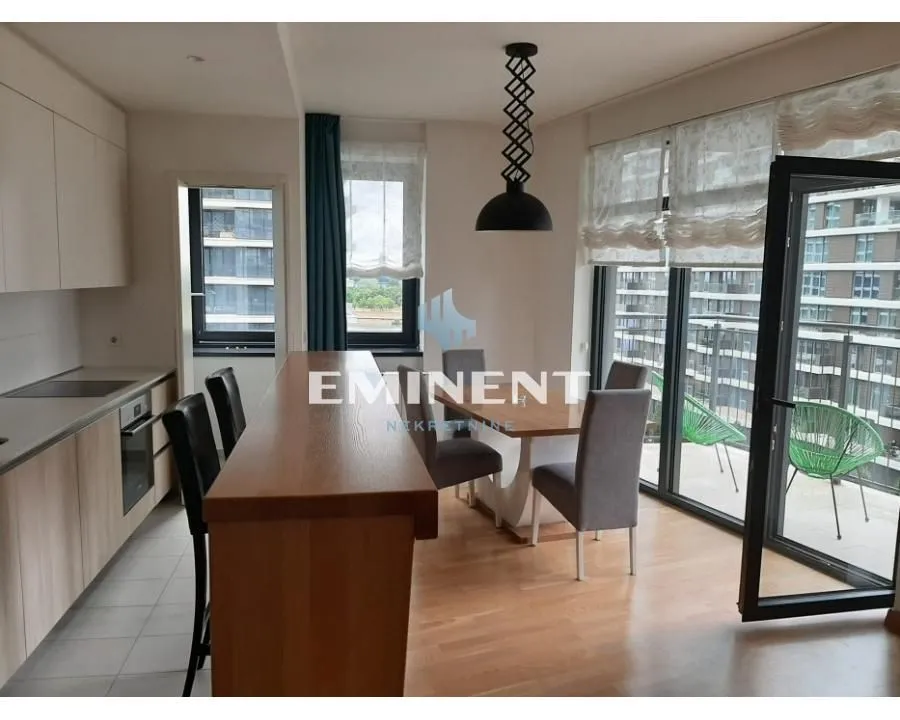 Izdavanje, trosoban stan, 82m², Savski Venac, Beograd