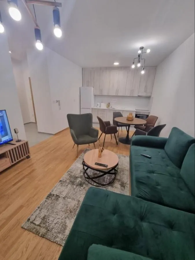 Izdavanje, dvosoban stan, 57m², Bulevar Evrope, Novi Sad Sve Podlokacije