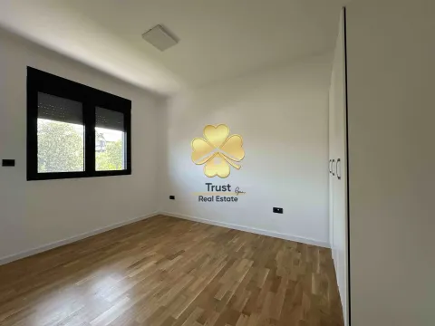 Izdavanje, dvosoban stan, 100m², Blok 9, Podgorica - image 10