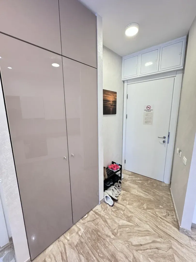 Prodaja, jednosoban stan, 63m², Centar, Budva