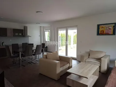 Izdavanje, kuća, 202m², Ledine, Beograd - image 4