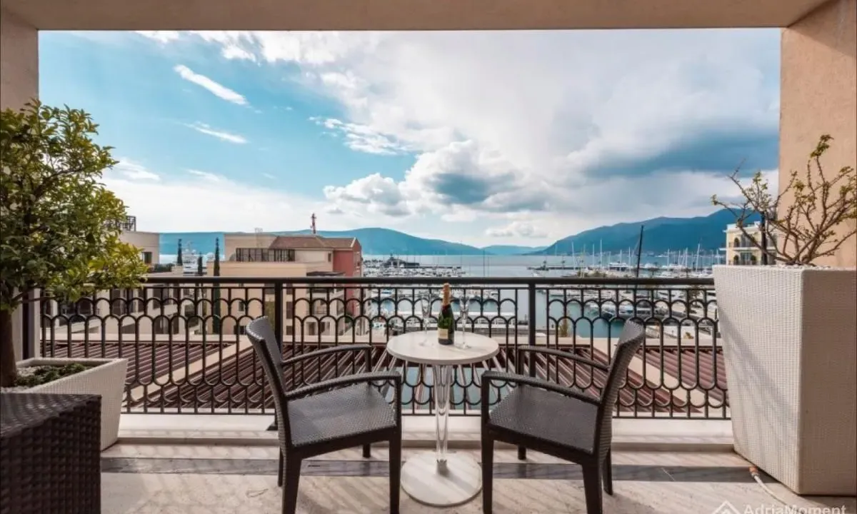 Prodaja, četvorosoban stan, 258m², Porto Montenegro, Tivat
