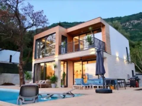 Sale, house, 400m², Tivat, Crna Gora