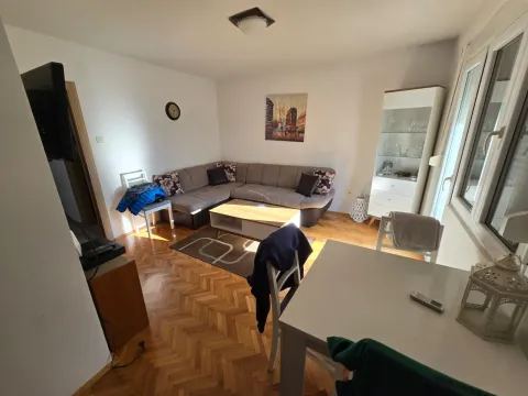 Rent, apartment, 56m², Kotor, Crna Gora - image 2