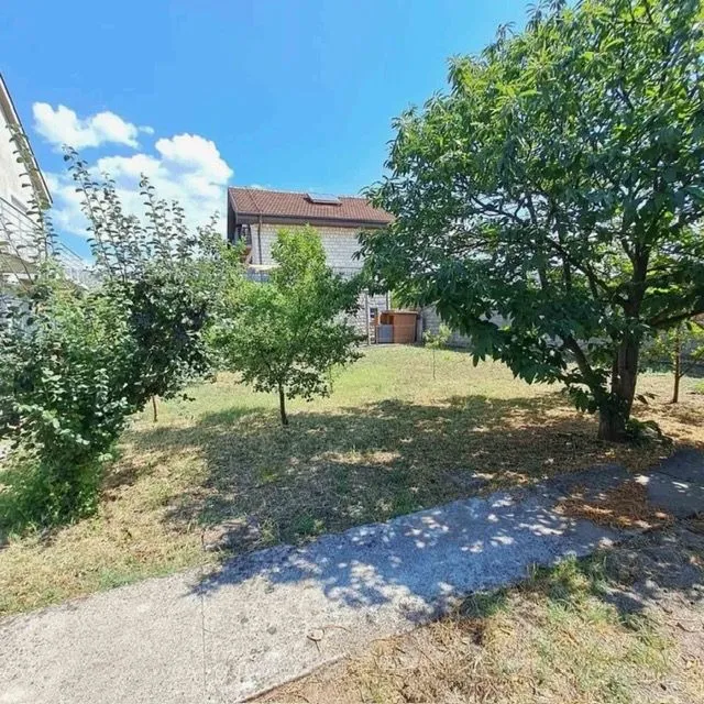 Rent, house, 130m², Tološi, Podgorica