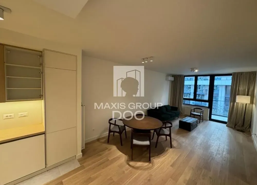 Izdavanje, trosoban stan, 80m², Savski Venac, Beograd