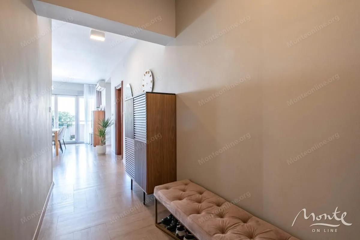 Prodaja, trosoban stan, 114m², Dobrota, Kotor