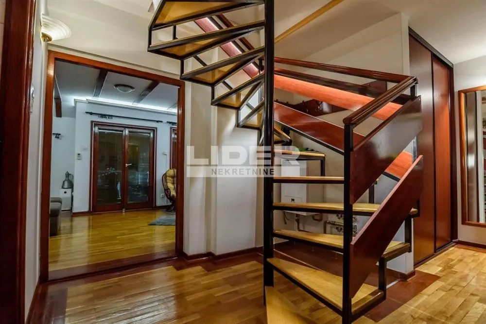 Sale, four bedroom apartment, 105m², Gundulićev Venac, Beograd