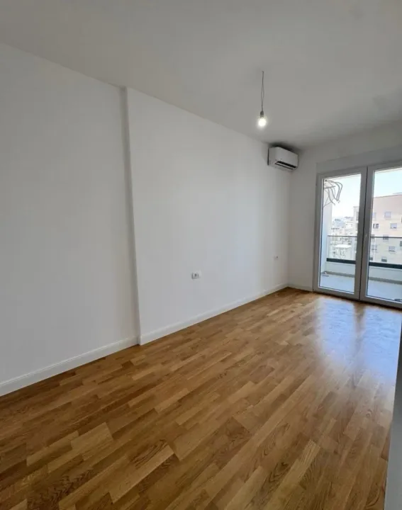 Prodaja, dvosoban stan, 74m², Centar, Bar
