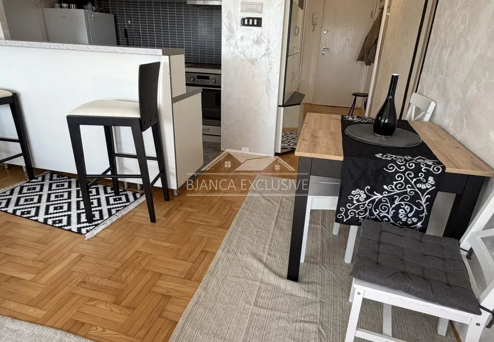 Prodaja, jednosoban stan, 37m², Novi Beograd Sve Podlokacije, Beograd
