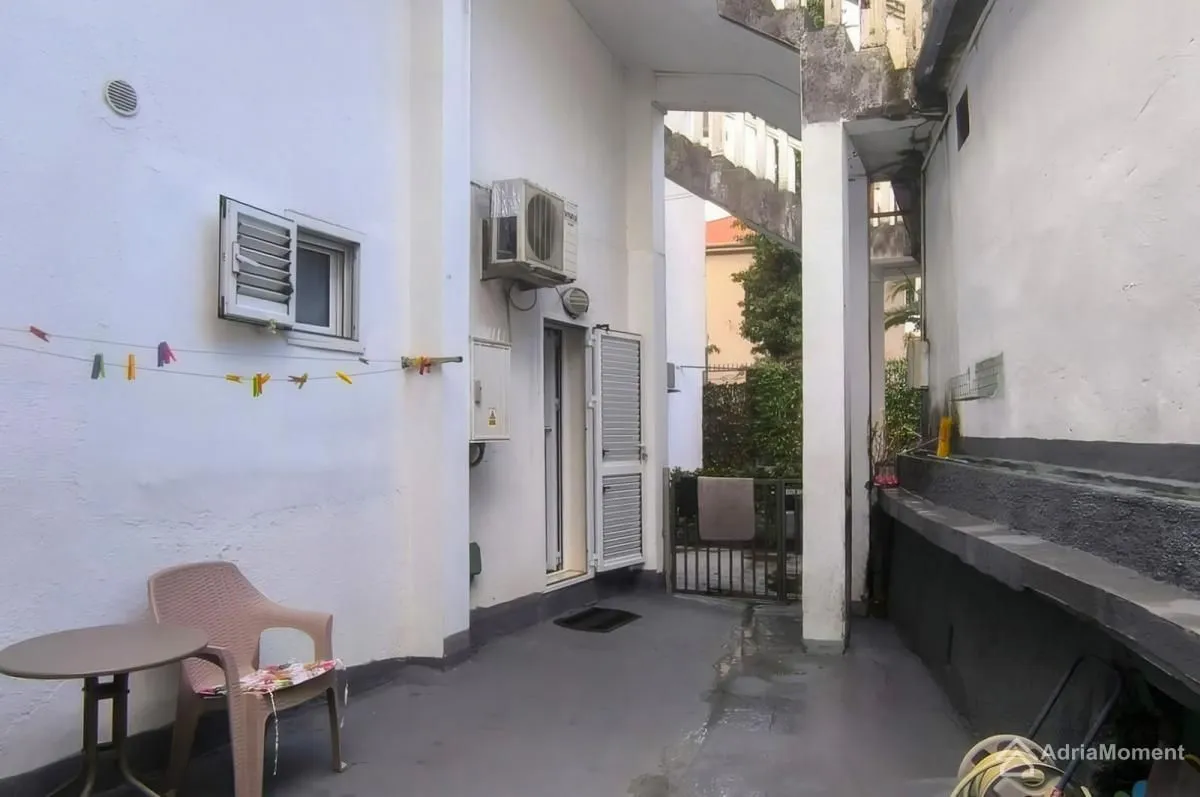 Prodaja, dvosoban stan, 54m², Dobrota, Kotor
