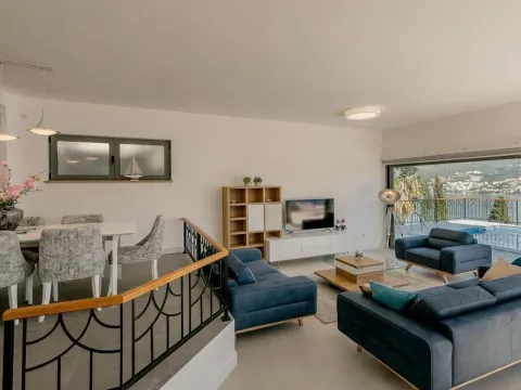 Prodaja, četvorosoban stan, 236m², Njivice, Herceg Novi - image 10