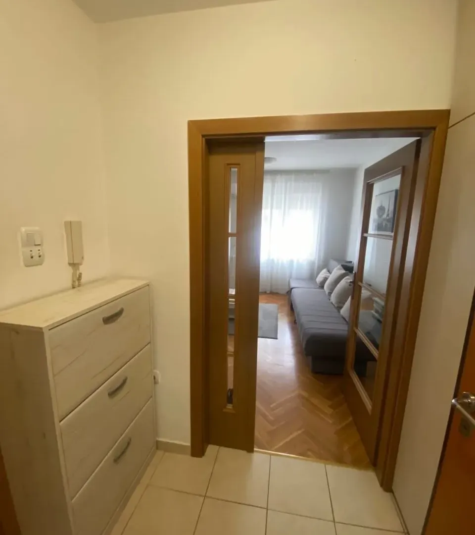 Rent, house, 28m², Blok 9, Podgorica