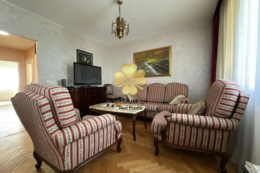 Izdavanje, dvosoban stan, 70m², Gintaš, Podgorica