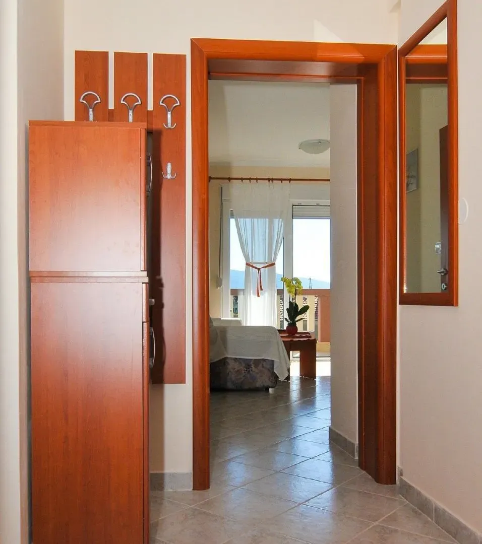 Rent, one bedroom apartment, 48m², Seljanovo, Tivat