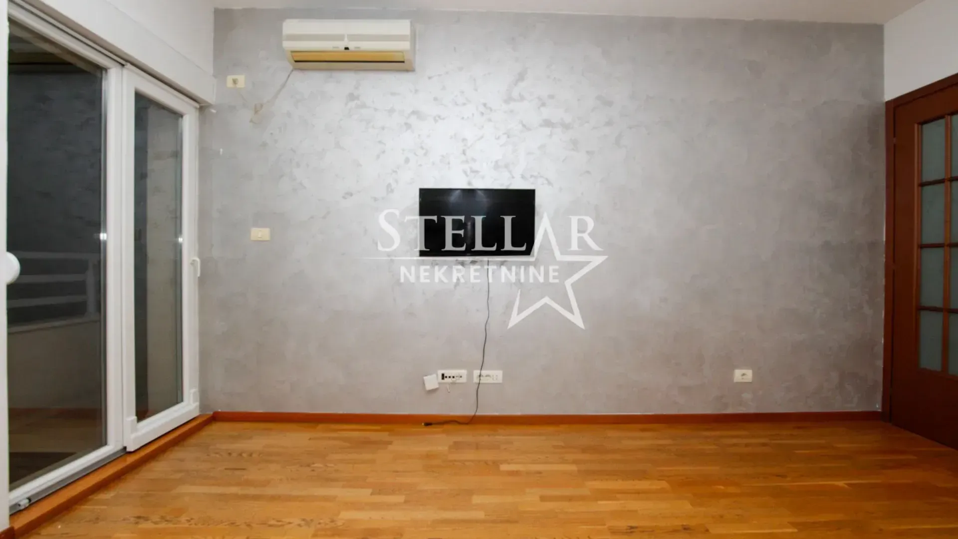 Izdavanje, jednosoban stan, 50m², City Kvart, Podgorica