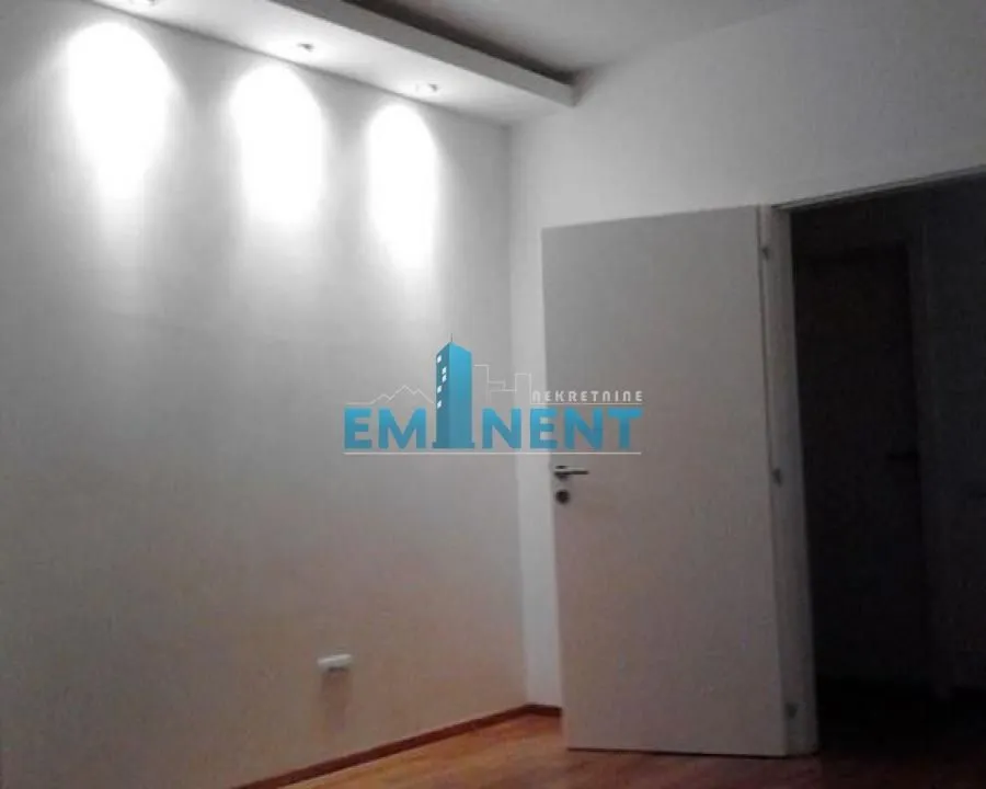Rent, three bedroom apartment, 88m², Vračar Sve Podlokacije, Beograd
