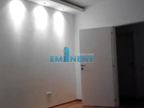 Izdavanje, trosoban stan, 88m², Vračar Sve Podlokacije, Beograd - image 7