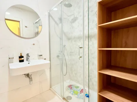 Rent, three bedroom apartment, 94m², Central Point, Podgorica - image 12