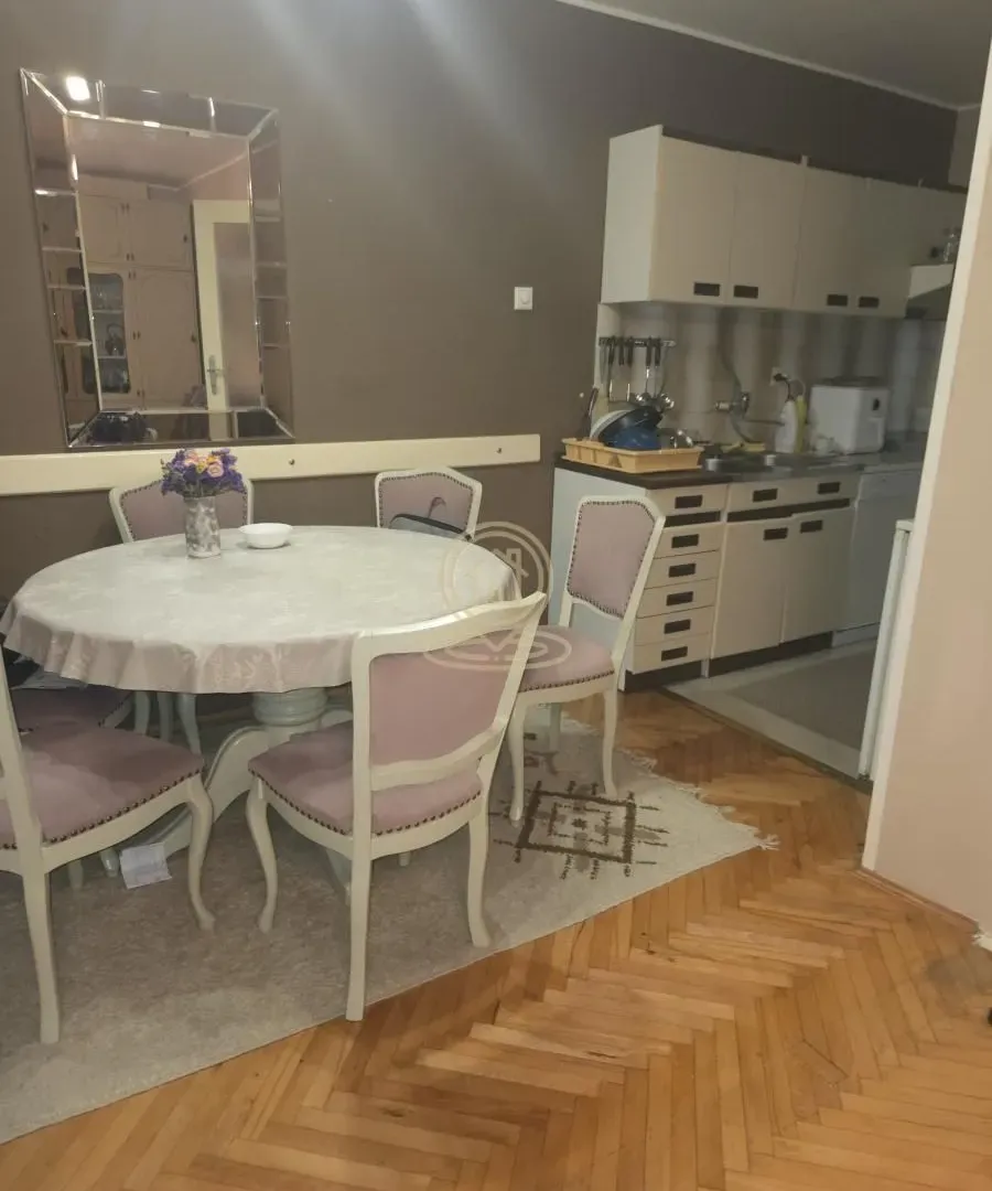 Prodaja, trosoban stan, 85m², Medijana, Niš