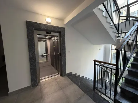 Rent, one bedroom apartment, 50m², Seljanovo, Tivat - image 11