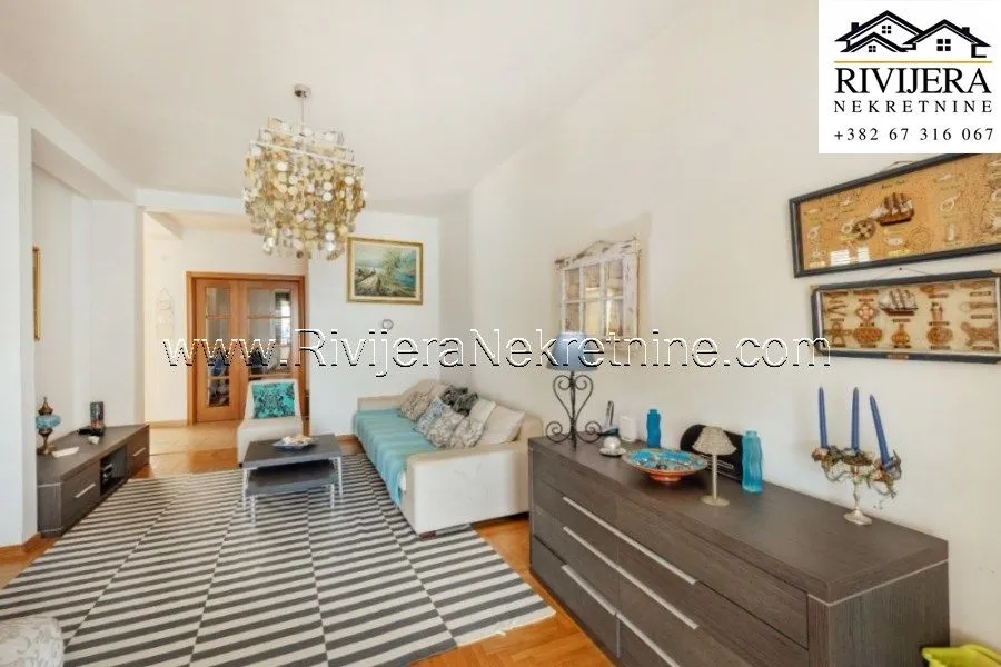 Prodaja, trosoban stan, 190m², Savina, Herceg Novi