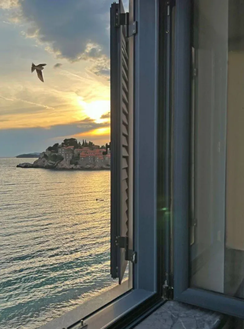 Sale, two bedroom apartment, 56m², Sveti Stefan, Budva