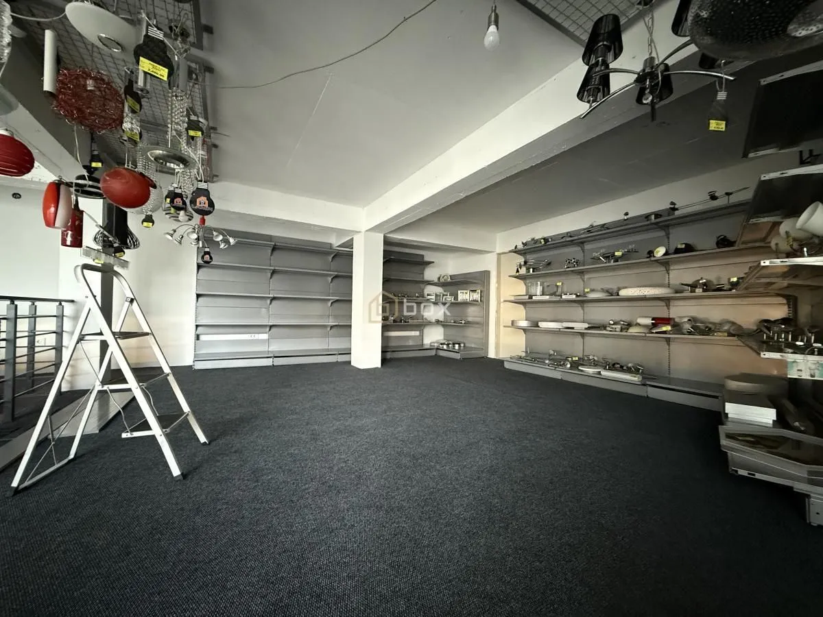 Sale, office space, 330m², Medijana, Niš