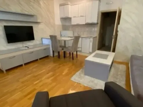 Rent, studio apartment, 29m², Stari Aerodrom, Podgorica