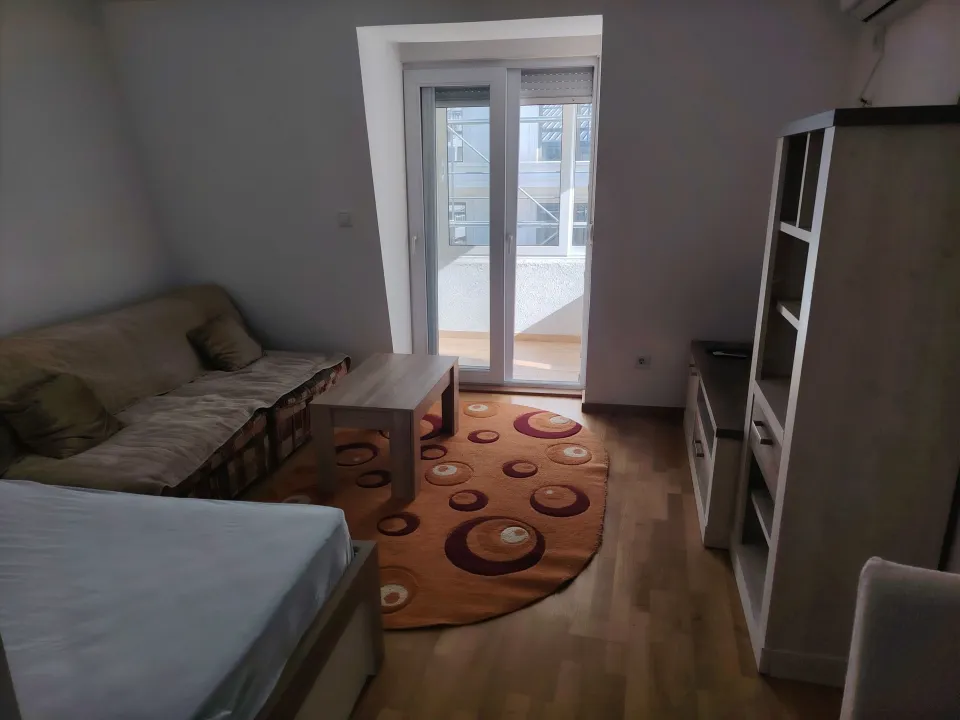 Rent, studio apartment, 36m², Centar, Podgorica