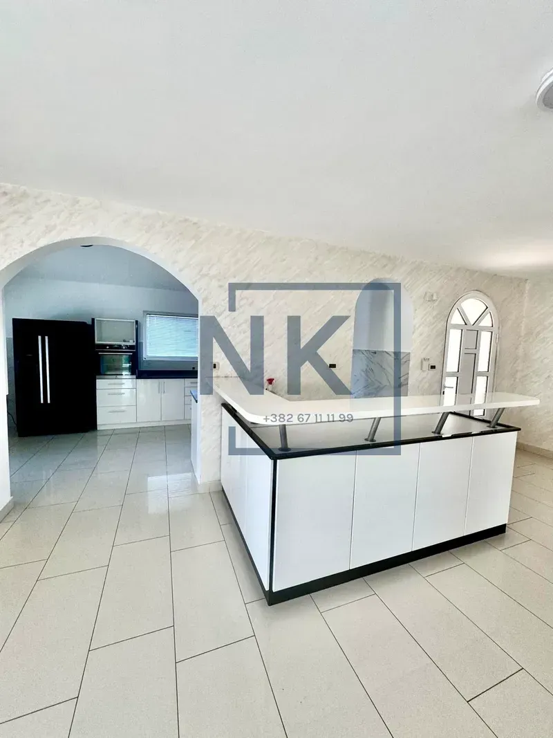 Izdavanje, kuća, 450m², Donja Gorica, Podgorica