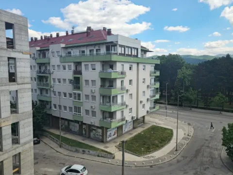 Prodaja, jednosoban stan, 52m², Centar, Nikšić - image 11