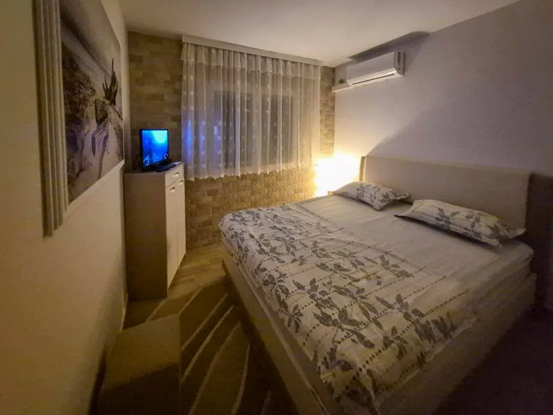 Izdavanje, jednosoban stan, 50m², Rozino, Budva