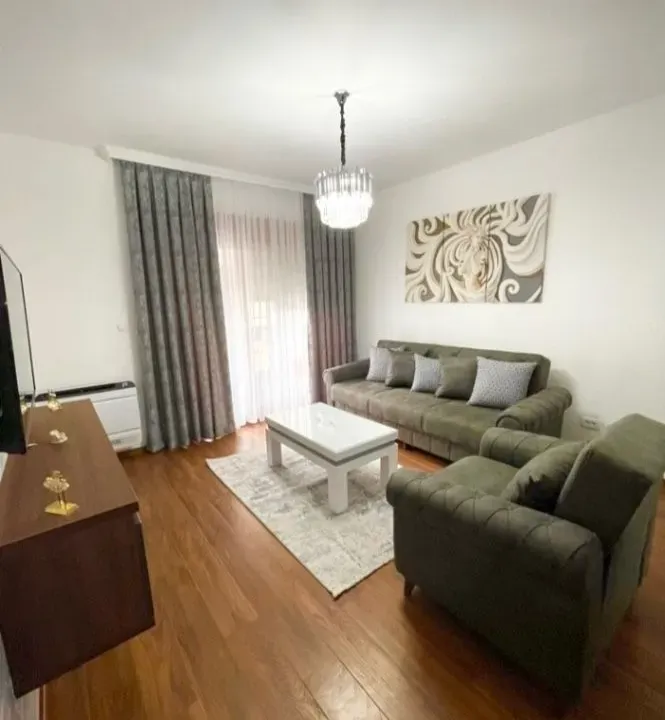 Izdavanje, dvosoban stan, 69m², Master Kvart, Podgorica