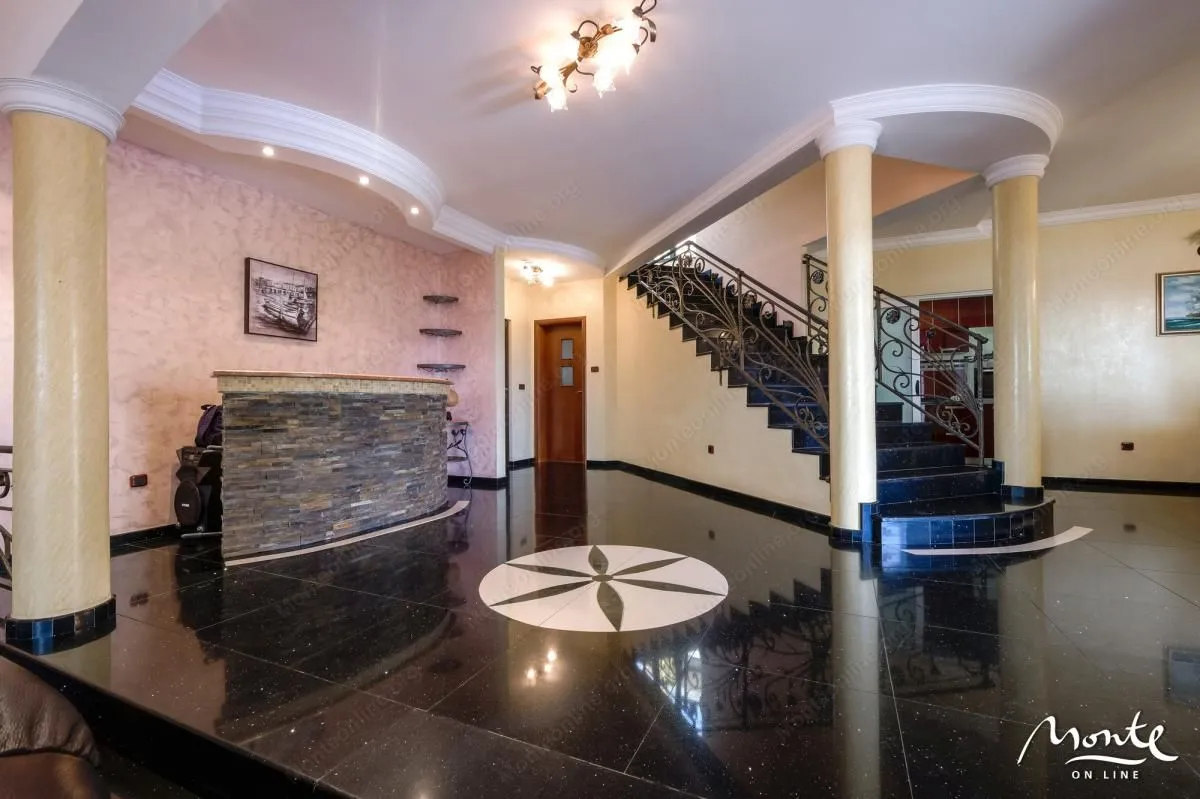 Sale, house, 560m², Petrovac, Budva