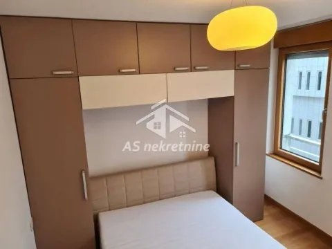Izdavanje, trosoban stan, 82m², Vračar Hram, Vračar Sve Podlokacije - image 11