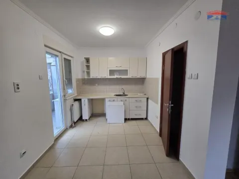 Izdavanje, trosoban stan, 85m², Grbavica, Novi Sad Sve Podlokacije - image 2
