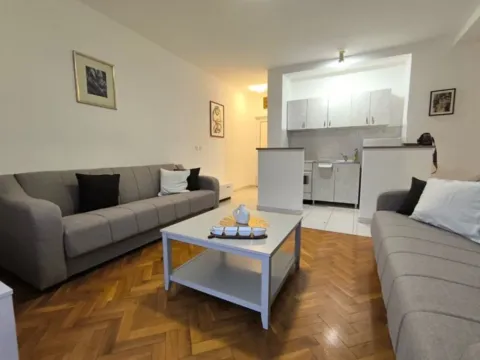 Izdavanje, jednosoban stan, 39m², Mainski Put, Budva - image 9